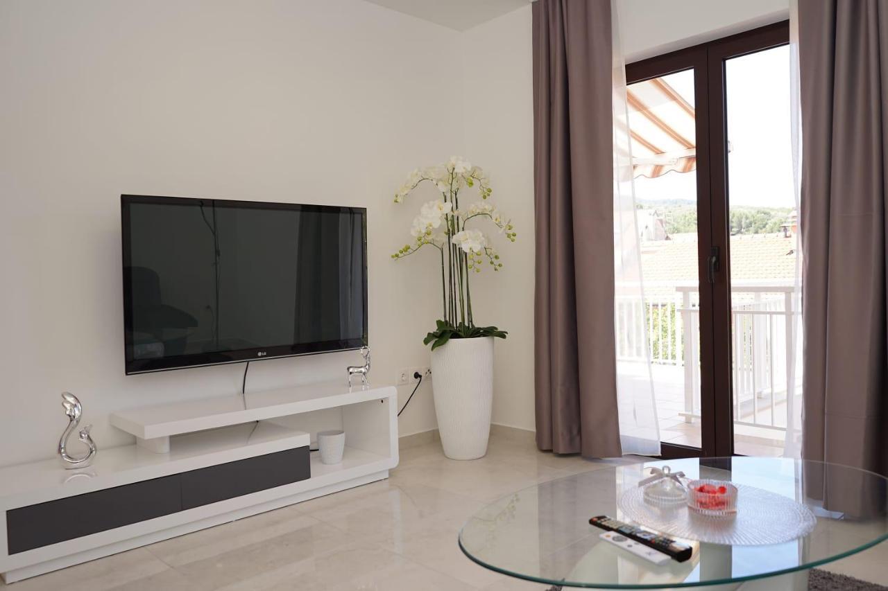 Apartman Tessa Vela Luka Exterior photo